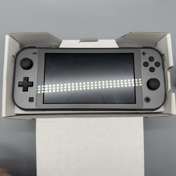 Nintendo Switch Lite Dialga Palkia Edition 32GB Complete in Box - Picture 9 of 10
